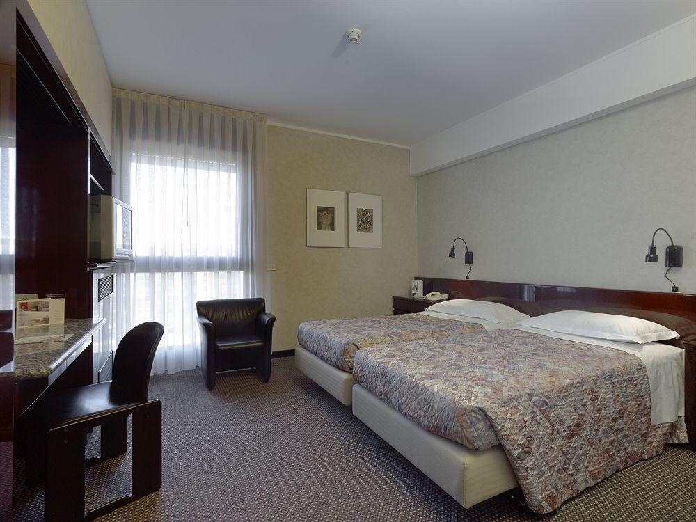 Nh Milano Congress Centre Hotel Assago Room photo